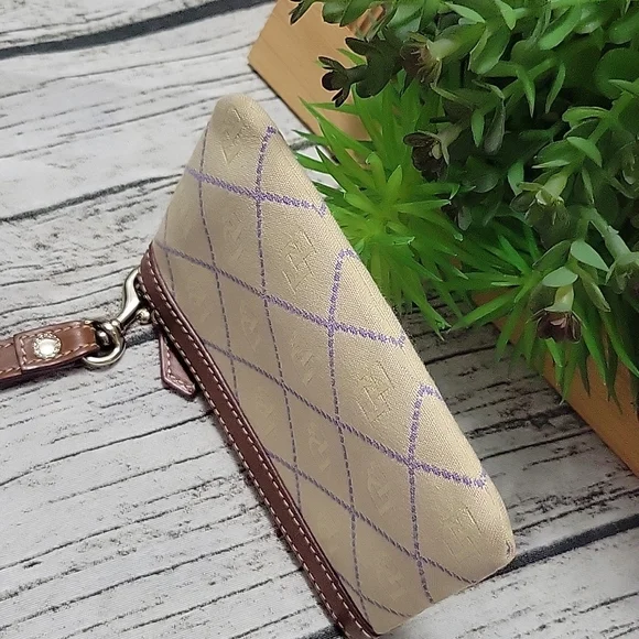 Dooney & Bourke Wristlet - Picture 8 of 12